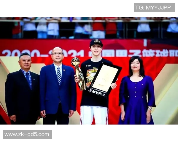 胡明轩:从篮球新星到国家队核心的成长之路与辉煌成就 胡明轩:从篮球新星到国家队核心的成长之路与辉煌成就