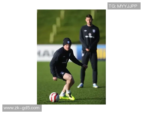 英格兰与荷兰友谊赛精彩回顾双方球员表现引人瞩目