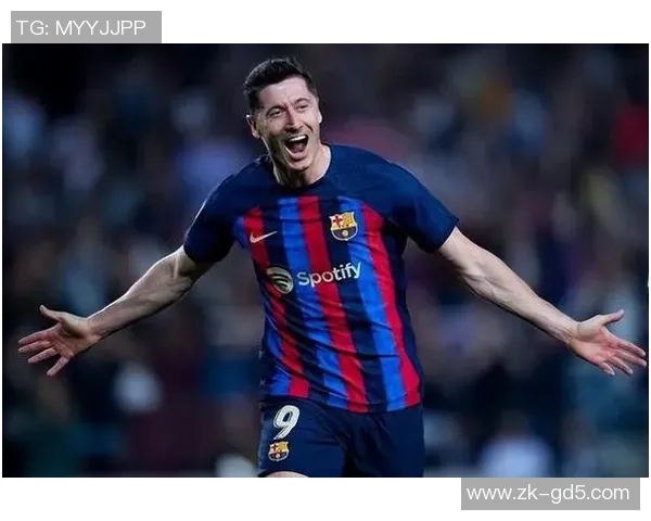 莱万转会巴萨引发拜仁球迷愤怒指责其忘恩负义情绪高涨