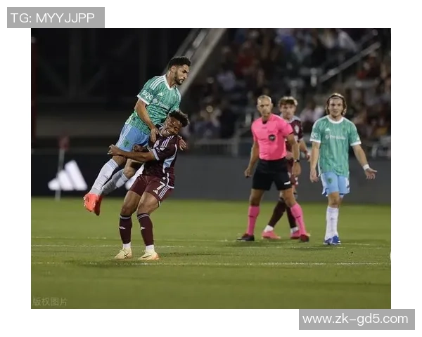 休斯敦迪纳摩与堪萨斯竞技的激烈对决引发球迷热情高涨