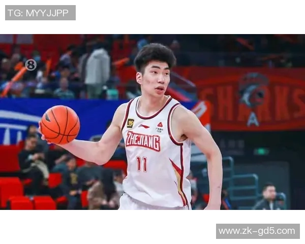 余嘉豪的成长之路与篮球梦想的追逐之旅