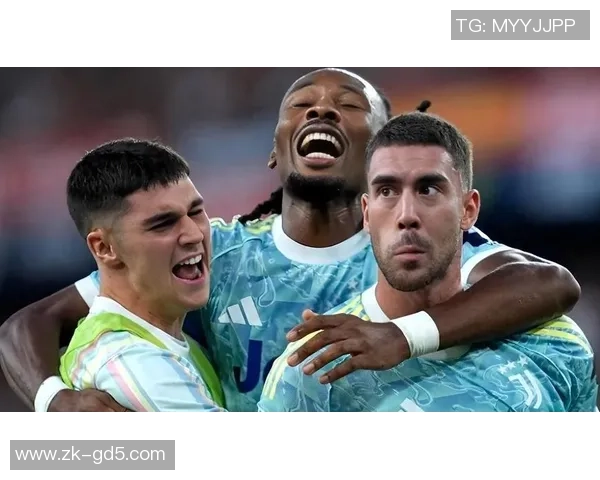 拉齐奥队与帕尔马队激战正酣谁将赢得这场意甲巅峰对决 拉齐奥队与帕尔马队激战正酣谁将赢得这场意甲巅峰对决